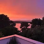Lazaneo Seafront Apartments, Jelsa Hvar