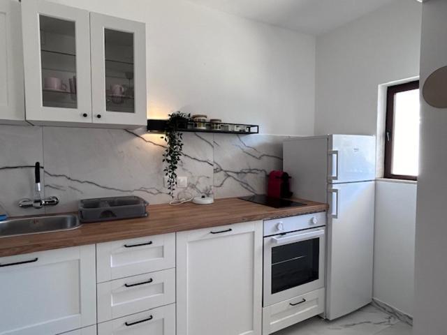 Lazaneo Seafront Apartments, Jelsa Hvar *